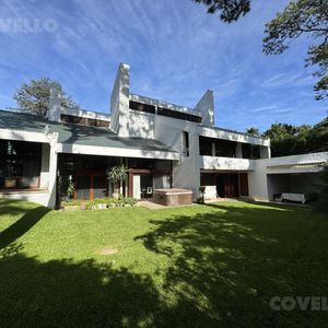 Casa En Venta En Playa Mansa 4 Dormitorios En Suite