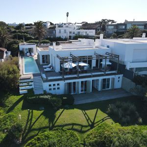Casa En La Playa Primera Linea Del Mar. La Barra Punta Del Este.