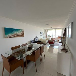 Apartamento En Venta De 3 Dormitorios Suite En Playa Mansa