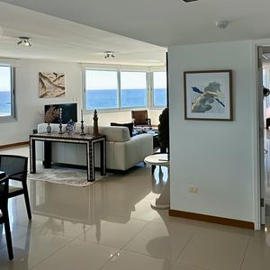 Alquiler Temporal, Departamento En Playa Brava 4 Suites En Primera Linea.