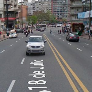 18 De Julio Y Barrios Amorin, 320 M2, 4 Mts De Frente, Nuevo !!