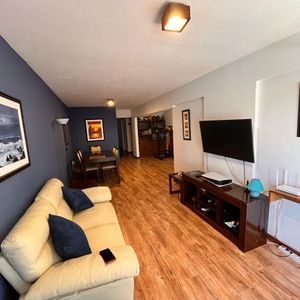 Apartamento En  Punta Carretas. 2 Dormitorios Y Garaje. 21 De Septiembre