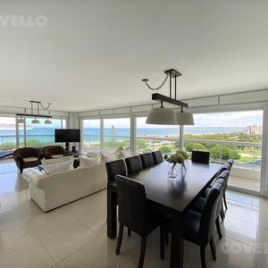 Apartamento En Alquiler De Temporada 3 Dormitorios Playa Mansa Punta Del Este