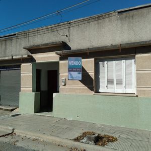 Venta - Casa - 3 Dormitorios - Carmelo - Zona Centro