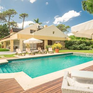 Casa En Venta Y Alquiler, 6 Dormitorios, Playa Mansa