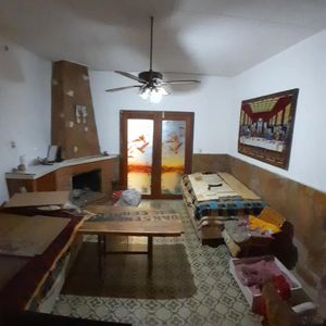 Casa En Propiedad Horizontal Con Ambientes Amplios, Próximo A Pres. Ing. José Serrato Y Av. Gral. Flores