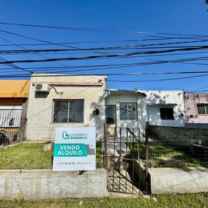 Colonia - Venta De Dos Casas En Zona De Dos Avenidas