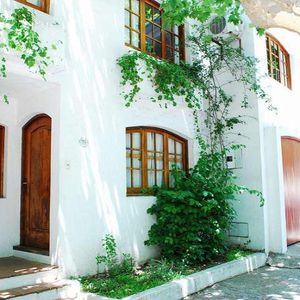 Colonia - Venta Casa Céntrica De 3 Dormitorios Y 3 Baños