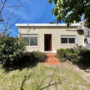 Colonia - Venta Casa De 2 Dormitorios Y Apartamento En Muy Linda Zona