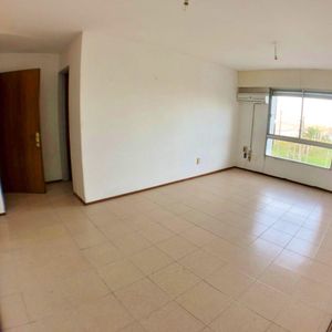 Colonia - Venta Apartamento De 2 Dormitorios Céntrico En Primer Piso