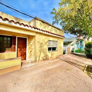 Colonia - Venta Casa De 1 Dormitorio Con Opción A 2 Dormitorios Céntrica