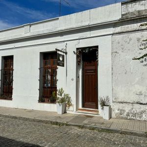 Colonia - Venta Casa De 2 Dormitorios En Barrio Historico