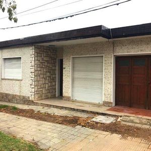 Colonia - Venta Casa De 3 Dormitorios Con Apartamentos