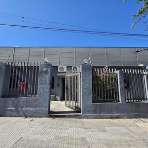 Proximo Luis Alberto De Herrera Y Av Italia, 400 M2, Excelente Estado, Vigilancia 24 Hs, Estacionamiento , Amenities !!