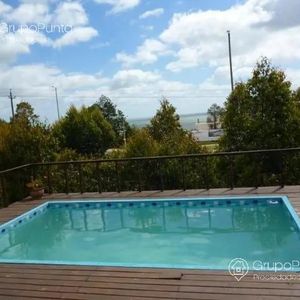 Casa En Venta Y Alquiler Temporal, Con Vista Al Mar Y Piscina - Punta Ballena Prop4023