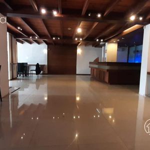 Hotel A Refaccionar En Venta En Peninsula