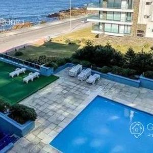 Apartamento De 2 Dormitorios 2 Baños En Venta Con Vista Al Mar