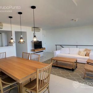 Departamento Duplex Con Jardin Frente  Al Mar En   Alquiler  En Venta   Punta Ballena
