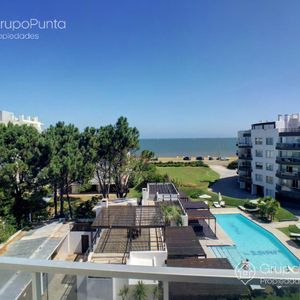 Departamento Duplex Penthouse En Venta  Frente  Al Mar En Punta Del Este  - Pinares