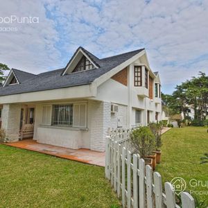 Casa Con Piscina 5 Dormitorios En San Rafael,punta Del Este