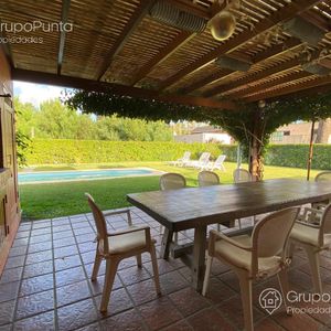 Casa Con Piscina En Alquiler En Barrio Privado  Punta Del Este - La Residence. Zona Colegios