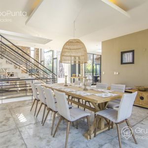 Casa Moderna En Barrio Privado La Arbolada - Venta - Punta Del Este