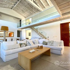 Casa En Laguna Blanca Con 4 Dormitorios, Punta Del Este