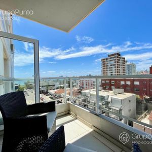 Apartamento  Con Vista Al Mar  Punta Del Este Lux Tower -peninsula- Ref: 2222
