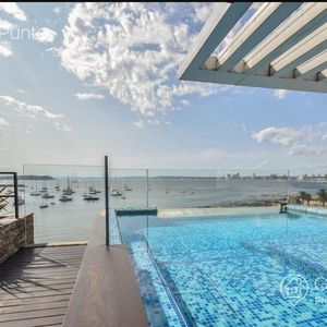 Pent - House - Venta / Alquiler De Departamento 3 Dormitorio - Frente Al Puerto - Vista Al Mar - Punta Del Este