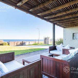 Casa Frente Al Mar  Playa Mansa - Punta Del Este