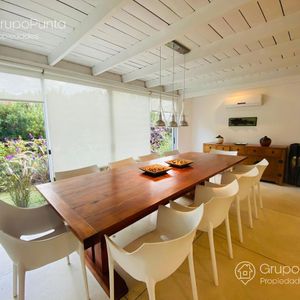 Casa Con Piscina En  Laguna Blanca - Manantiales