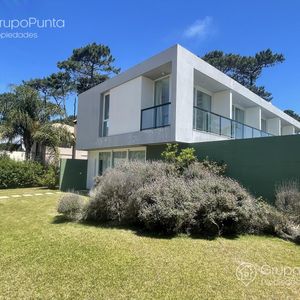 Casa Minimalista En  Venta E Alquiler En  Barrio Cerrado Boulevard Park - Punta Del Este