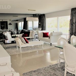 Venta Apartamento En Torre Aquarela, Piso Bajo Con Palier Privado Y Doble Cochera, 4 Dorm En Suite