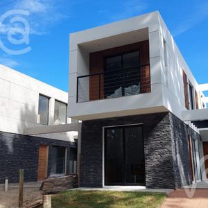 Casa En Parque Burnett