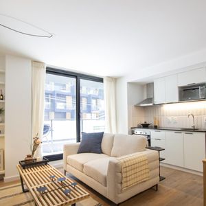 Venta | Apartamento De 2 Dormitorios En Piso Alto - Centro