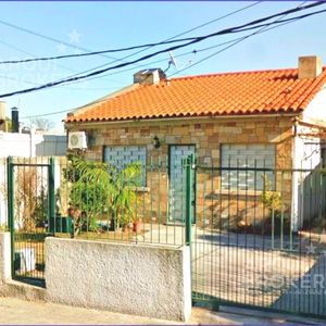 Casa De Tres Dormitorios En Venta En Malvín Norte