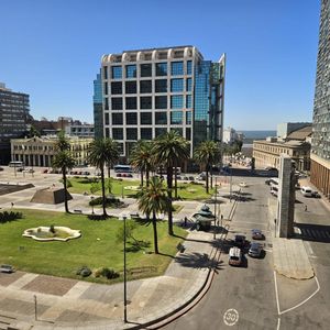 Plaza Independencia, 257 M2, Excelente Estado, Vista Espectacular !!
