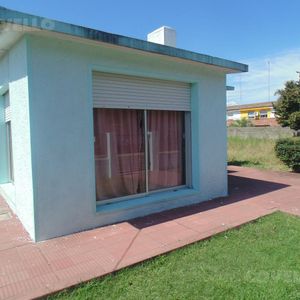 Casa En Venta De 3 Dormitorios En Carmelo