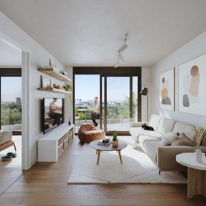 Apartamento Frente A Parque De Los Aliados
