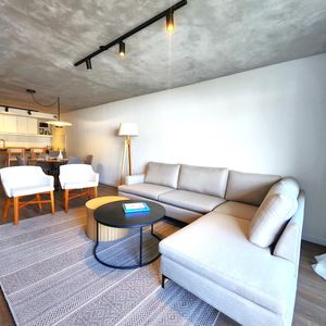 Venta Apartamento 2 Dormitorios En Pocitos De Grandes Dimensiones