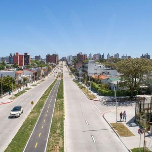 Venta De Apartamento, 2 Dormitorios Y Terraza. La Blanqueada