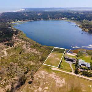 Espectacular Terreno Sobre Laguna Blanca En Laguna Estates