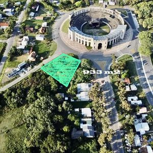 Terreno En  Venta De 933 M2 Frente A Plaza De Toros 