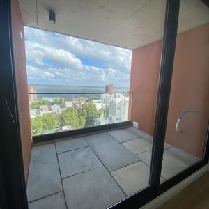 A Estrenar!!! Apartamento 2 Dormitorios, Terraza. Barrio Sur!