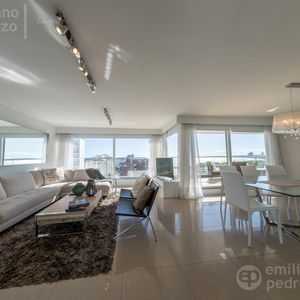 Venta Apartamento 3 Suites, Servicio, Toillete Playa Mansa Punta Del Este