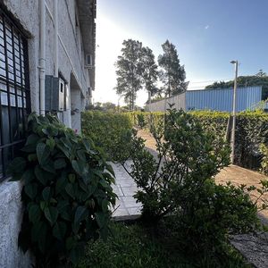 Casa De Tres Dormitorios En Venta En Piedras Blancas,2 Baños  Con Cochera