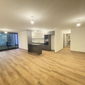 Venta De Apartamento, 2 Dormitorios, 2 Baños Y Terraza.
