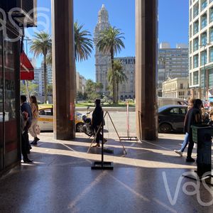 Apartamento En  Plaza Independencia Con Renta, Ideal Inversion.