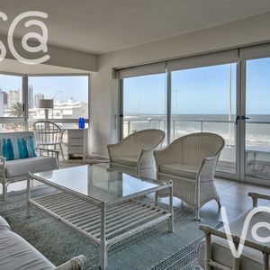 Apartamento De 3 Dormitorios A La Venta En La Peninsula Sobre La Rambla Punta Del Este