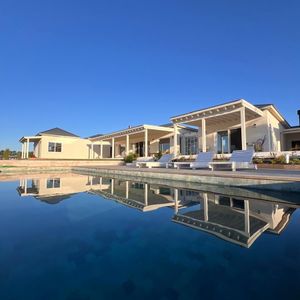 Casa En Alquiler En Barrio Privado Pueblo Mio, Manantiales - Tm6240474